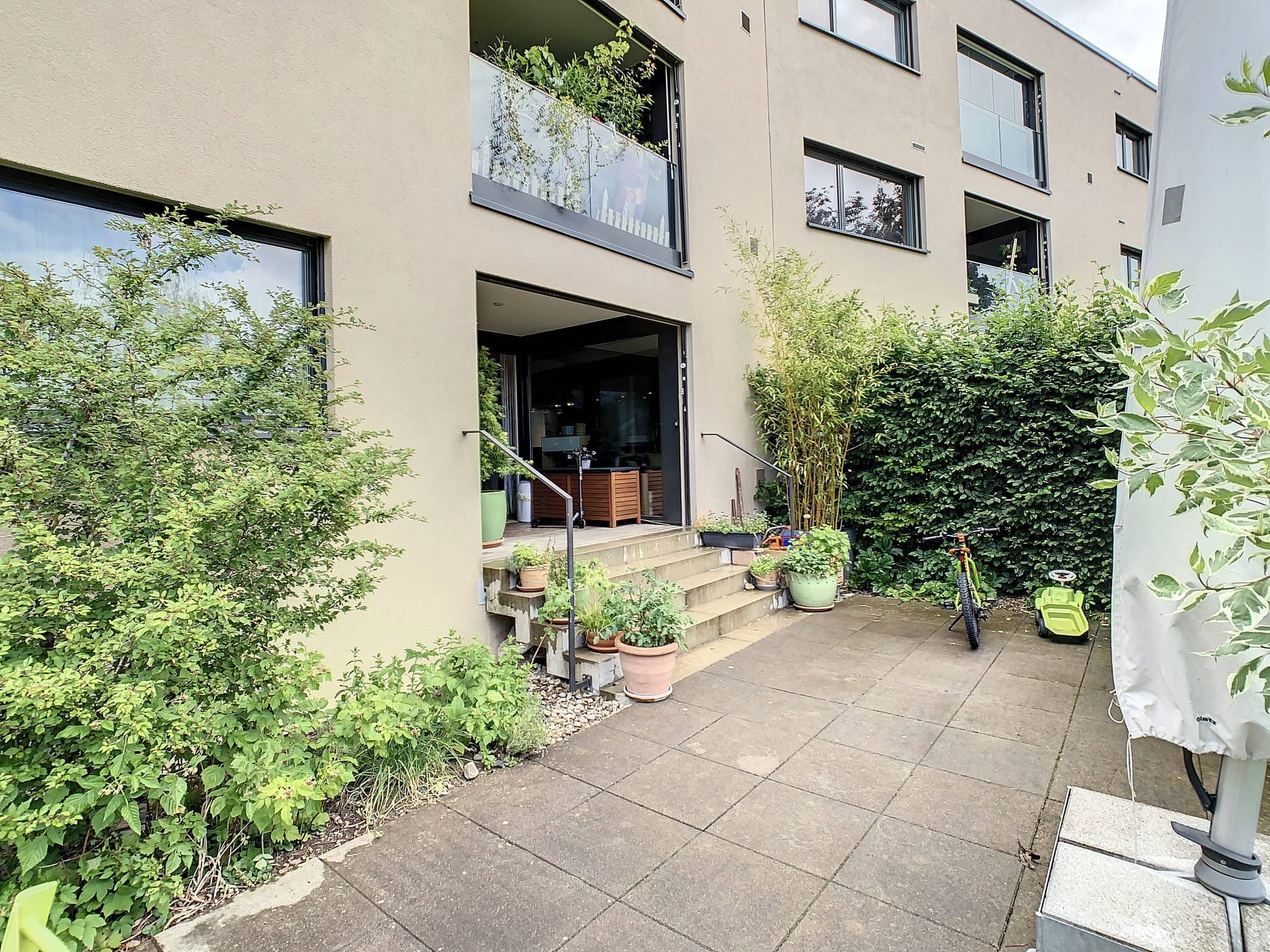 EN EXCLUSIVITÉ Appartement de 5.5 pièces au rez-de-jardin
