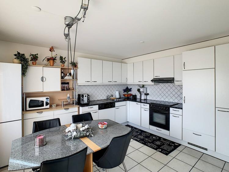 EN EXCLUSIVITÉ - Appartement de 4.5 pièces au rez-supérieur