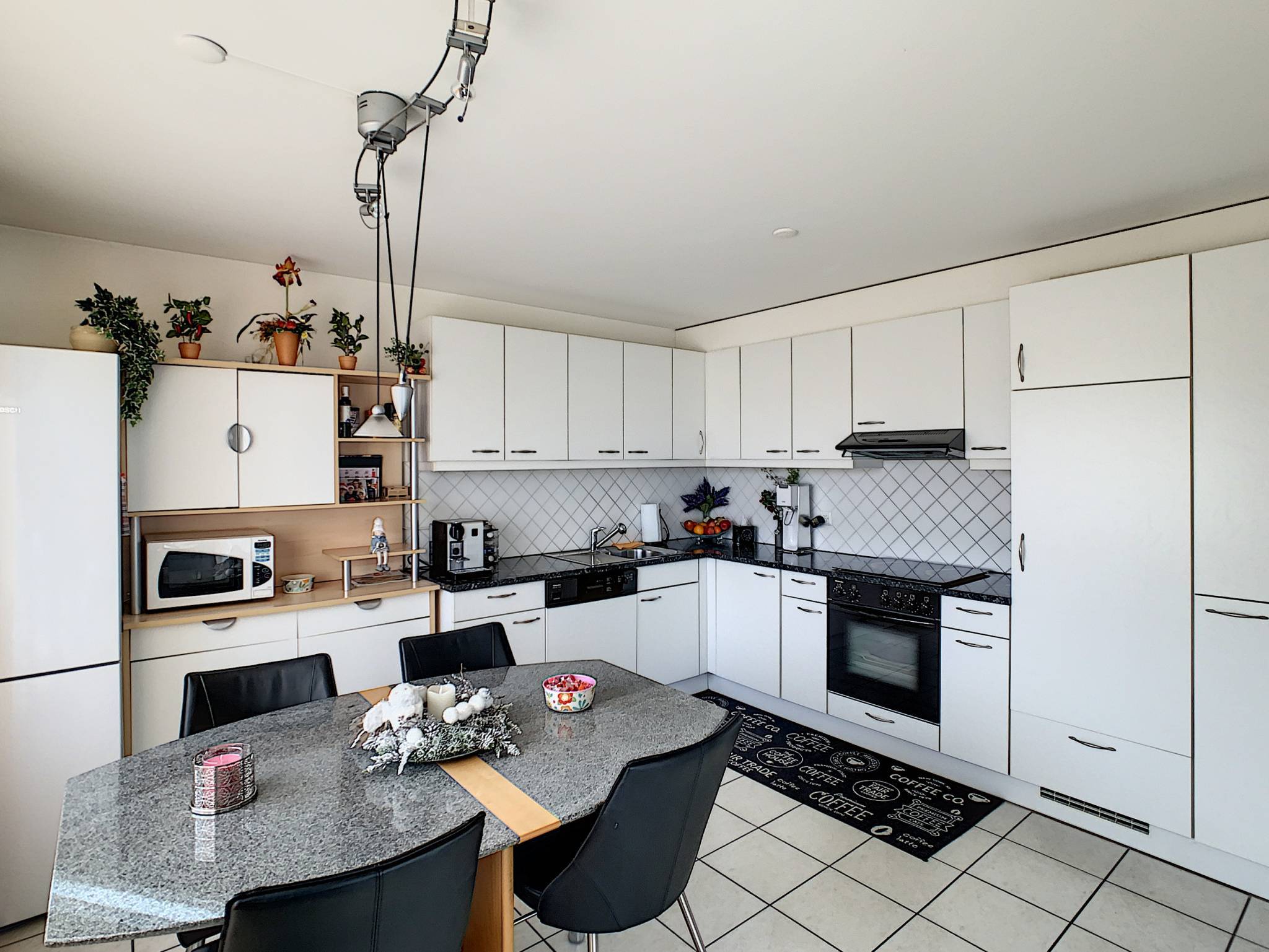 EN EXCLUSIVITÉ - Appartement de 4.5 pièces au rez-supérieur
