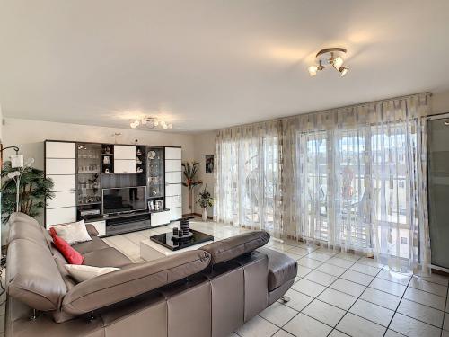 EN EXCLUSIVITÉ - Appartement de 4.5 pièces au rez-supérieur