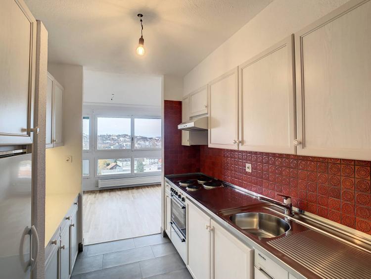 Appartement de 4.5 pièces situé dans le quartier du Schönberg