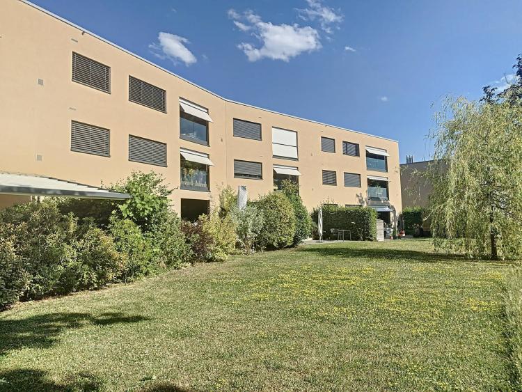 EN EXCLUSIVITÉ Appartement de 5.5 pièces au rez-de-jardin