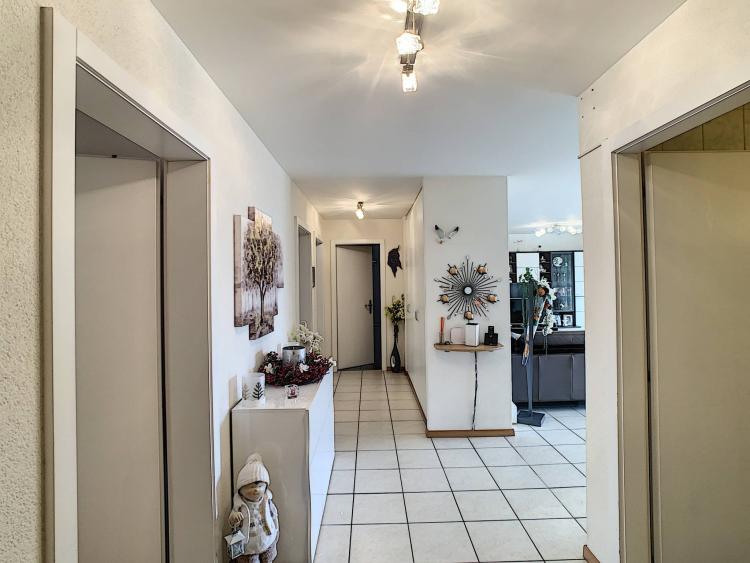 EN EXCLUSIVITÉ - Appartement de 4.5 pièces au rez-supérieur