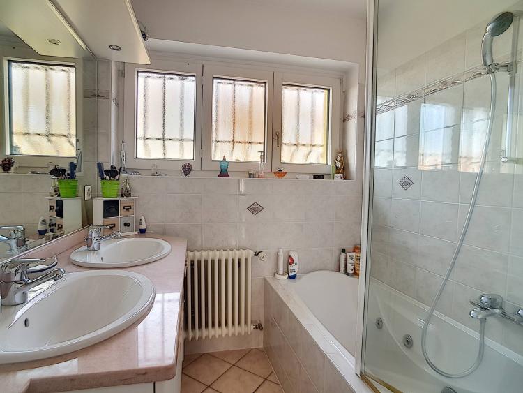 Maison individuelle de 7.5 pièces avec situation dominante